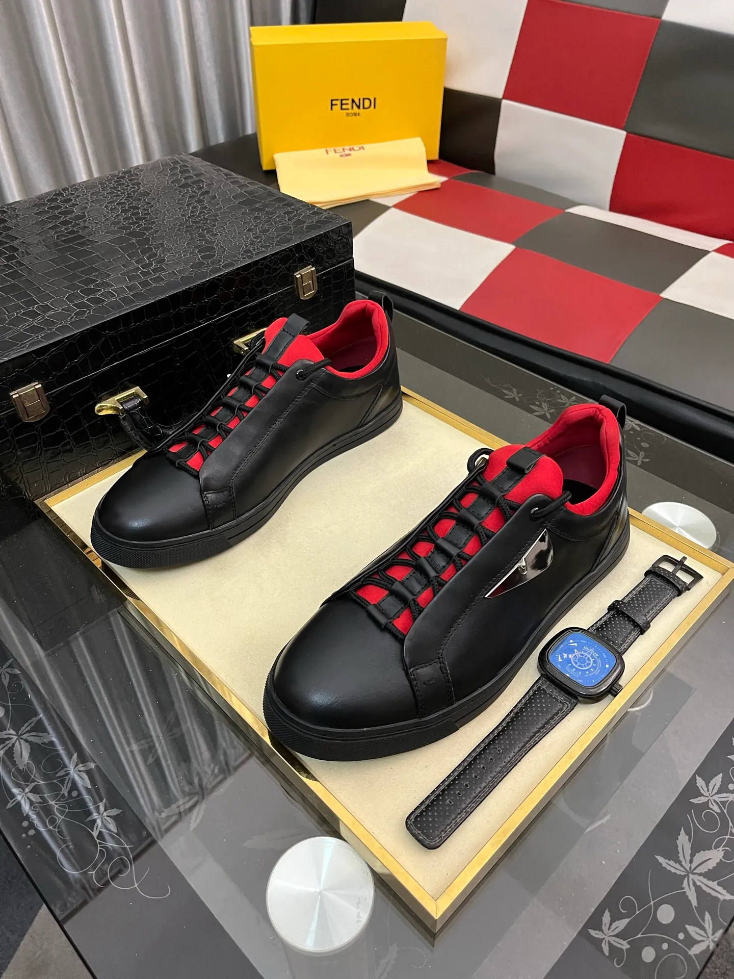 Men's Men's Shoes 💰: 420⌚️⌚️[Fendi] Fendi's latest high-top casual shoes for men! Available at counters simultaneously! A one-to-one replica of the original. The surface is made of imported high-tech waterproof mesh, the interior is made of first-layer water-dyed cowhide, and the original factory-supplied rubber outsole is used. Leading new fashion concepts. Matching code: 38-442️⃣Colors available